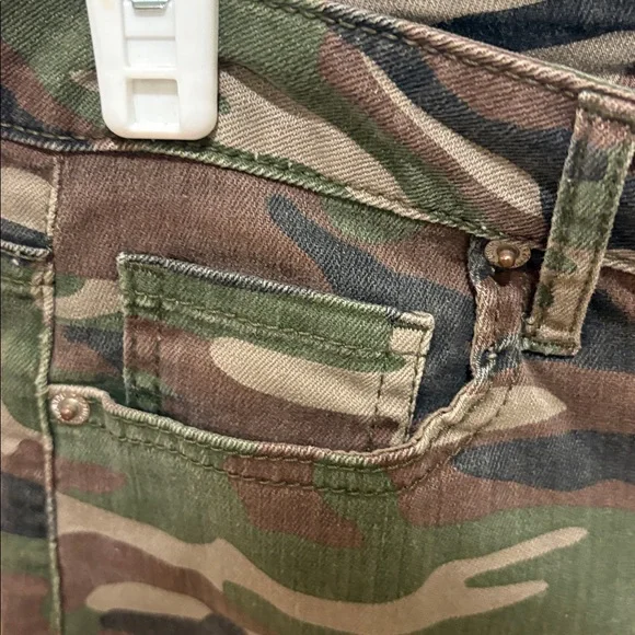 Forever 21 Green Camouflage Skirt - Picture 6 of 7